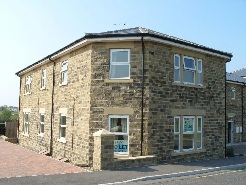 Flat Ashfield Court in Wakefield