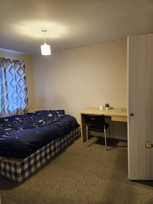 Room Denmark Hill in Greater London