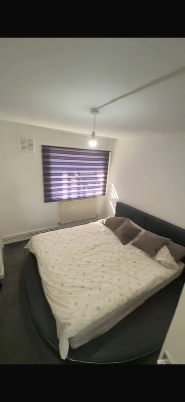 Room Trafalgar Road in Greater London