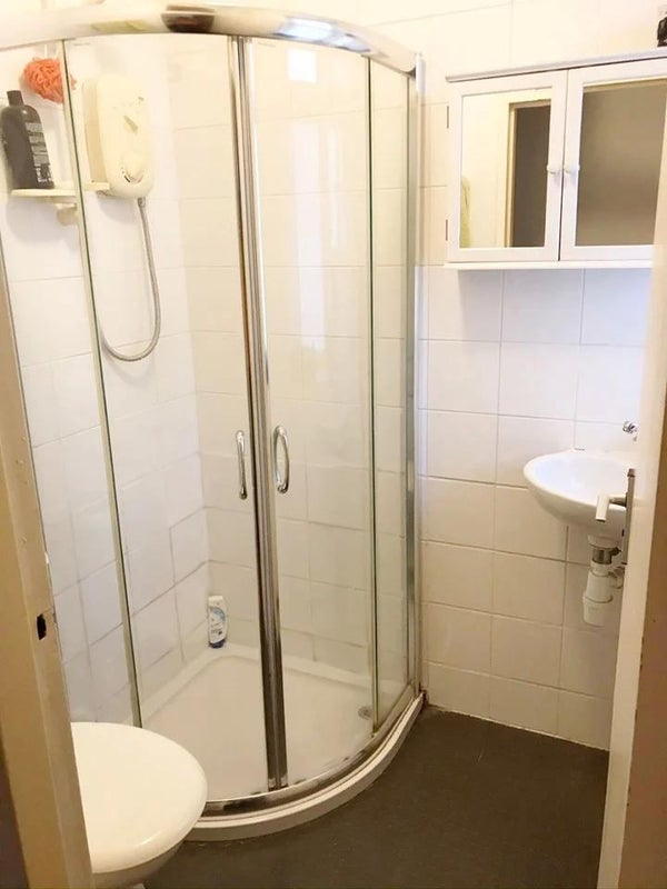 Flat Hatfields in Greater London