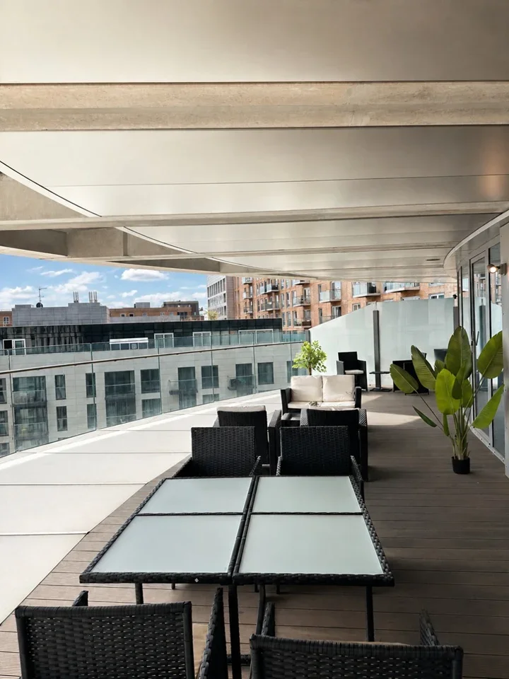 Flat Crossharbour Plaza in Greater London