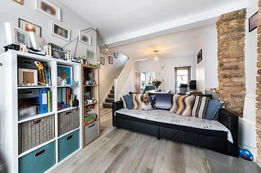 House Sandown Road in Greater London