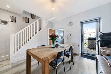 House Sandown Road in Greater London