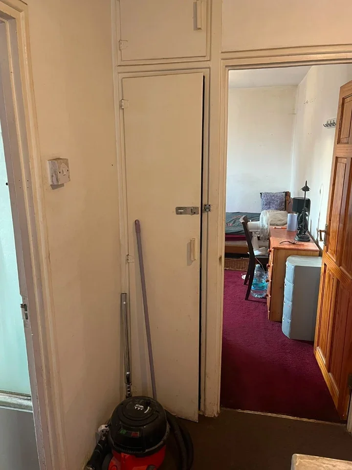 Room Carnarvon Drive in Greater London