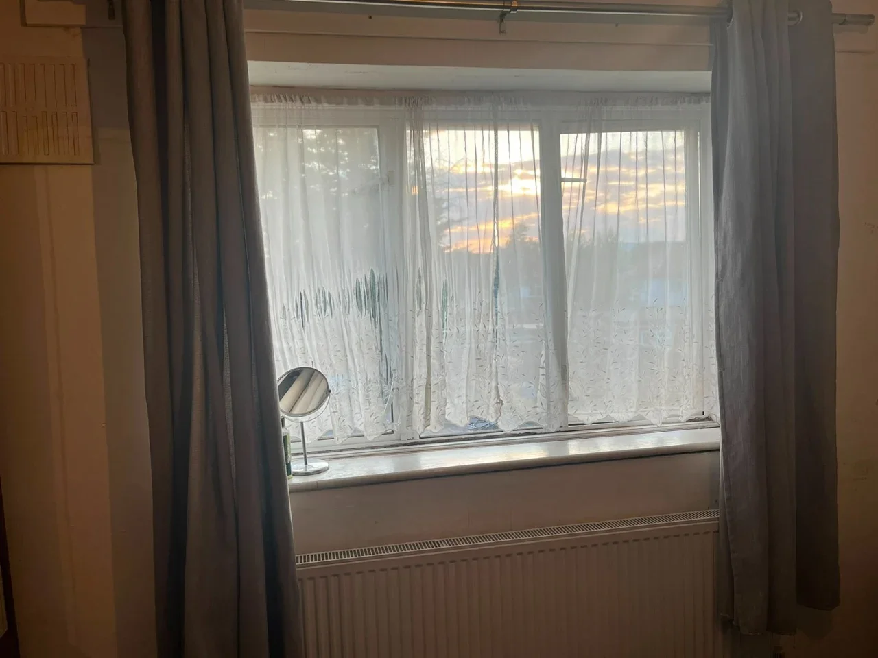 Room Carnarvon Drive in Greater London