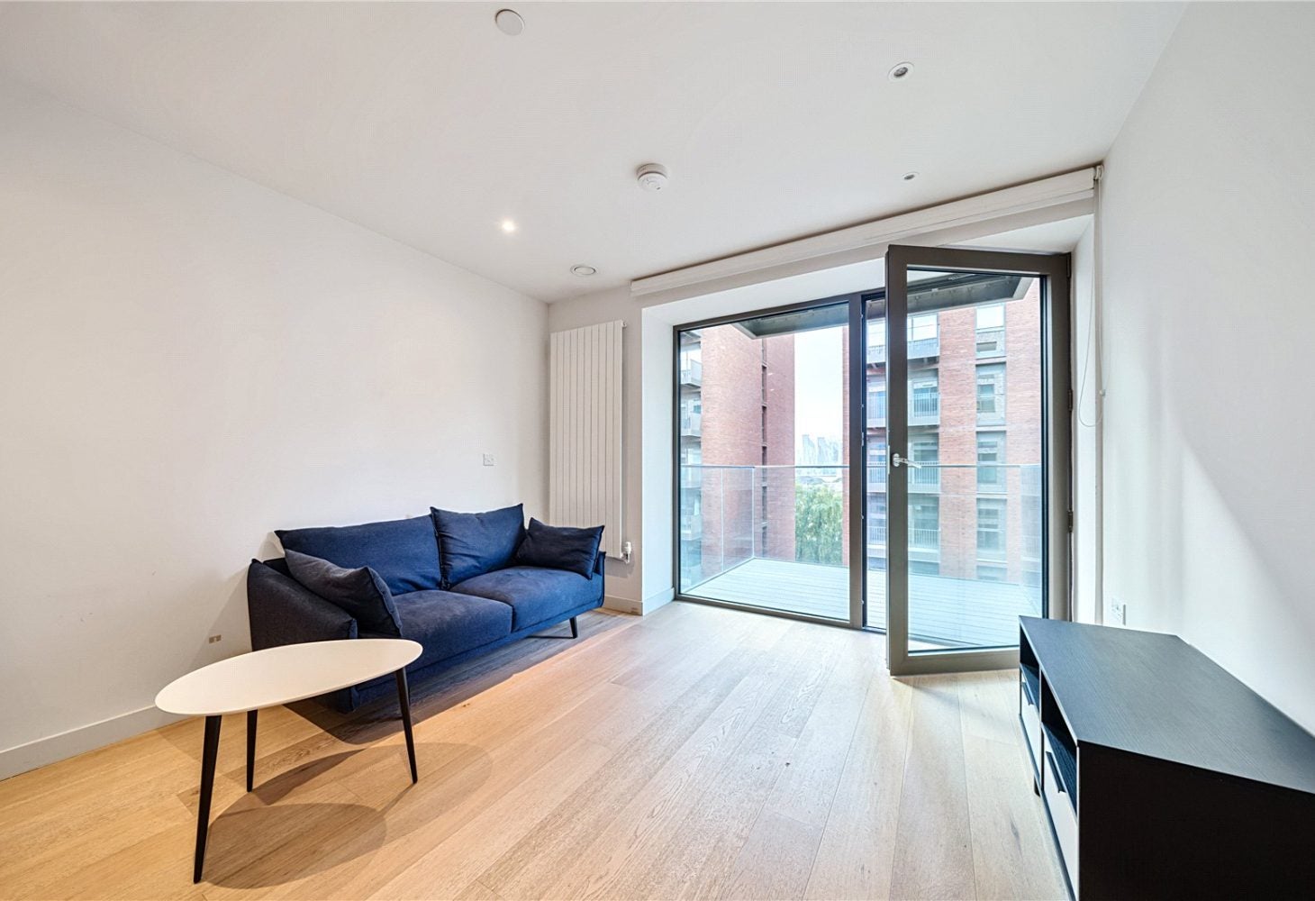 Flat Shipwright Street in Greater London