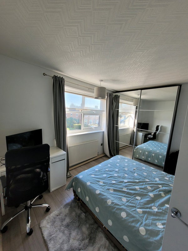 Room Birdbrook Road in Greater London