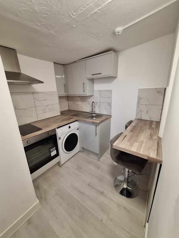 Room Back Sladen Street in Bradford