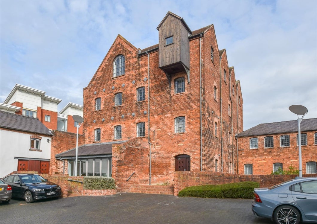 Flat Albion Street in Wolverhampton