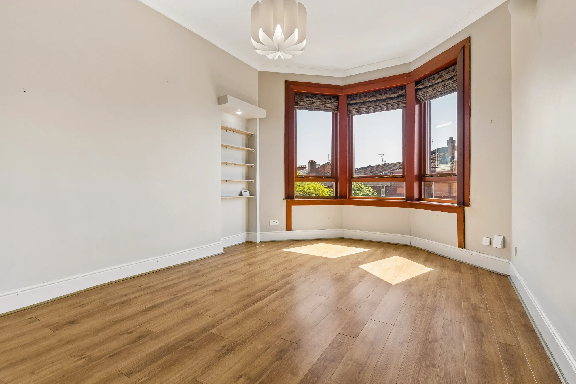 Flat Garrioch Crescent in Glasgow