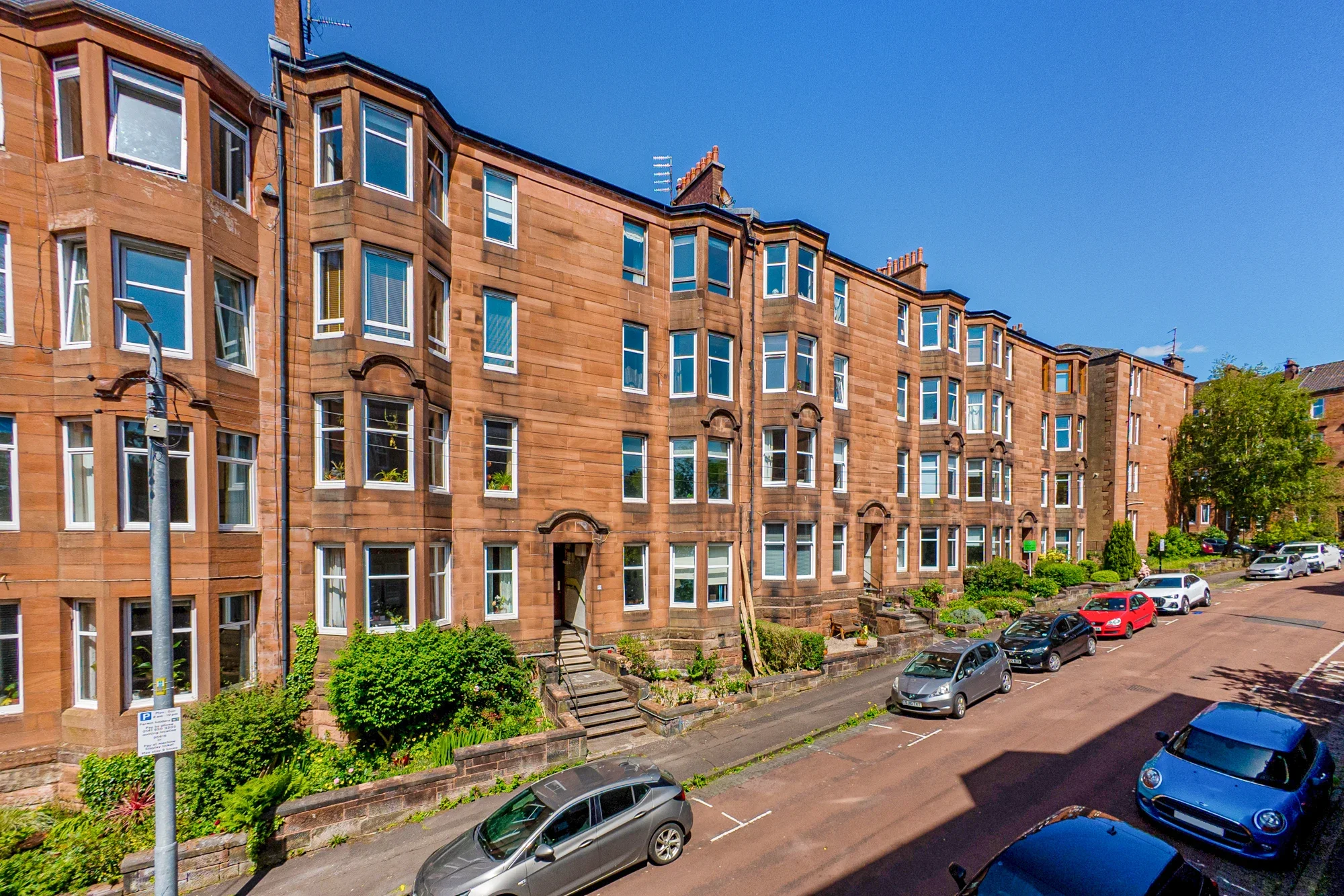 Flat Garrioch Crescent in Glasgow