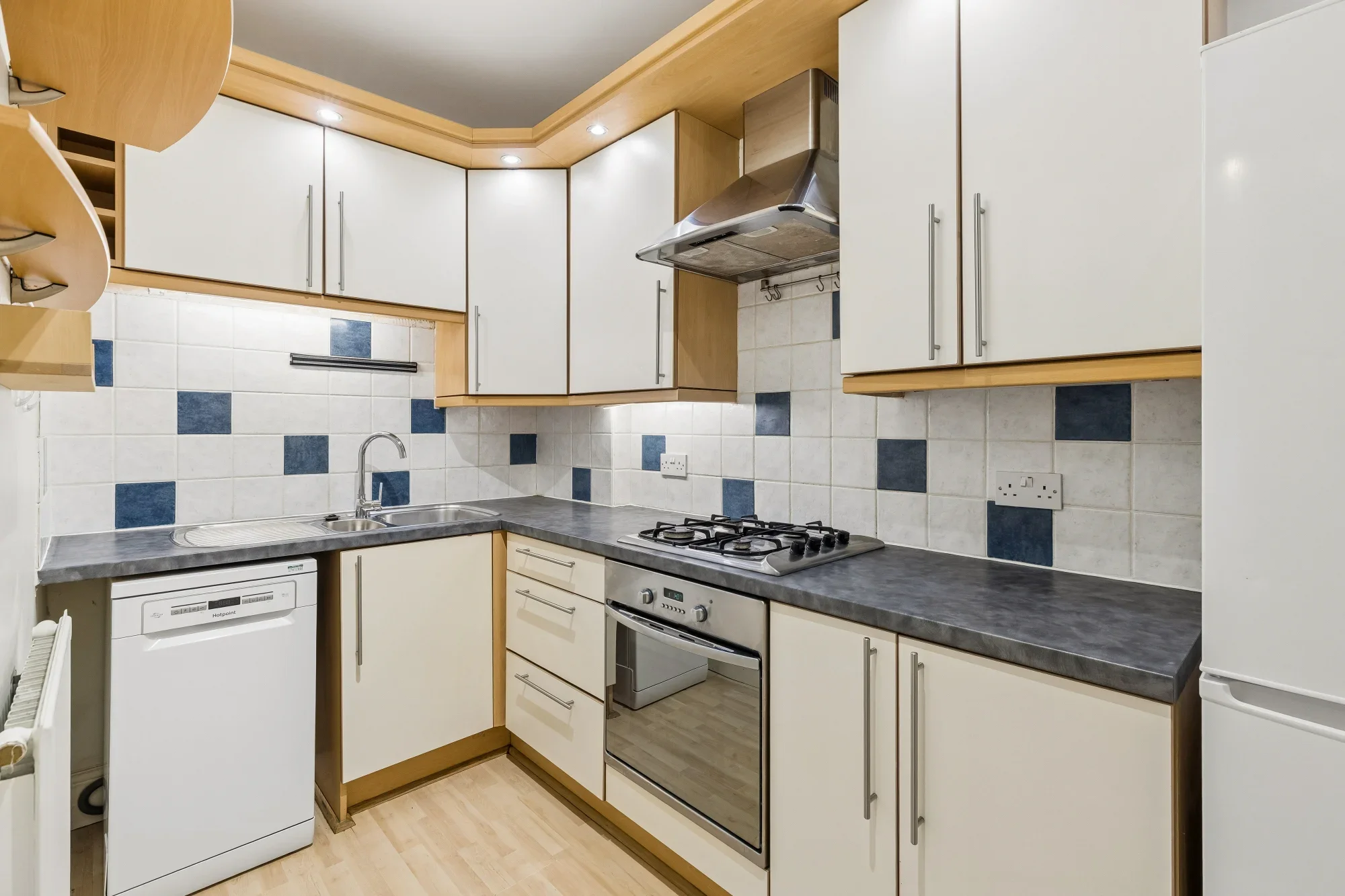 Flat Garrioch Crescent in Glasgow