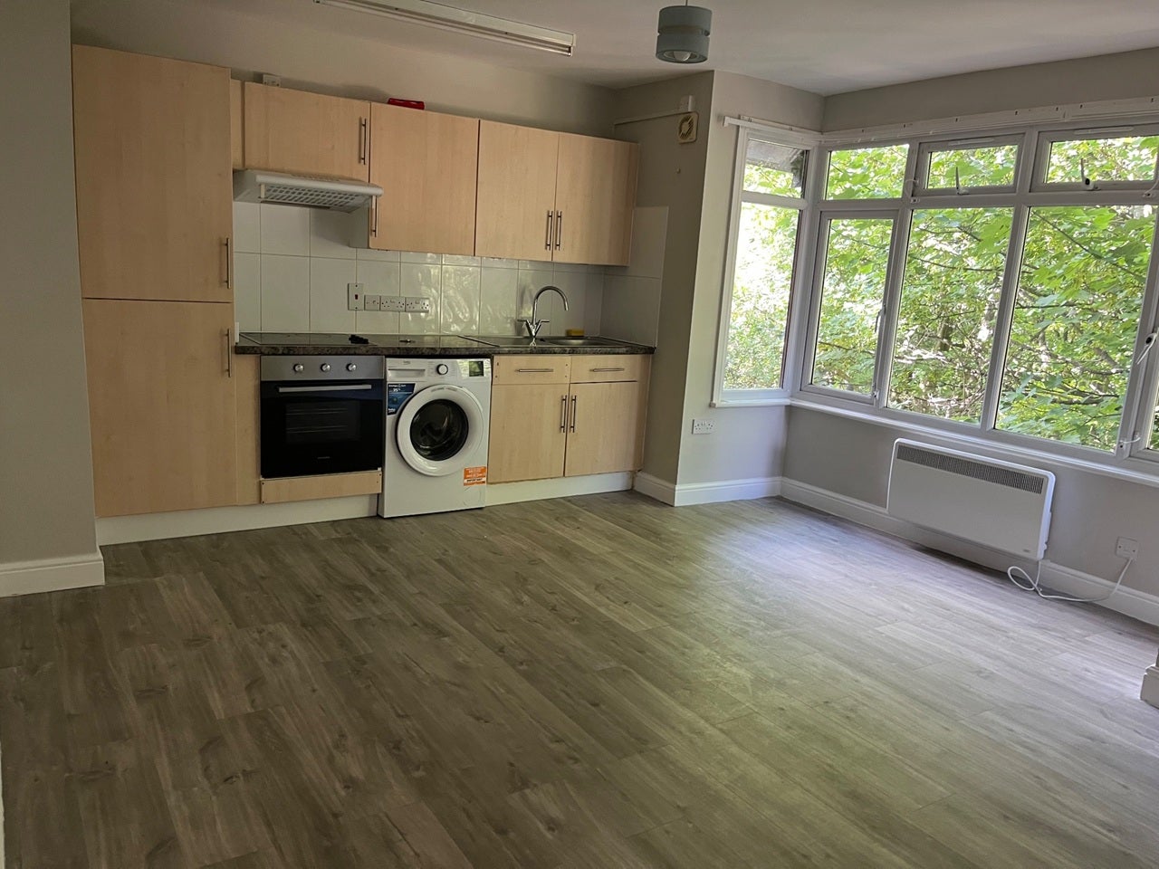 Flat Pomfret Avenue in Luton