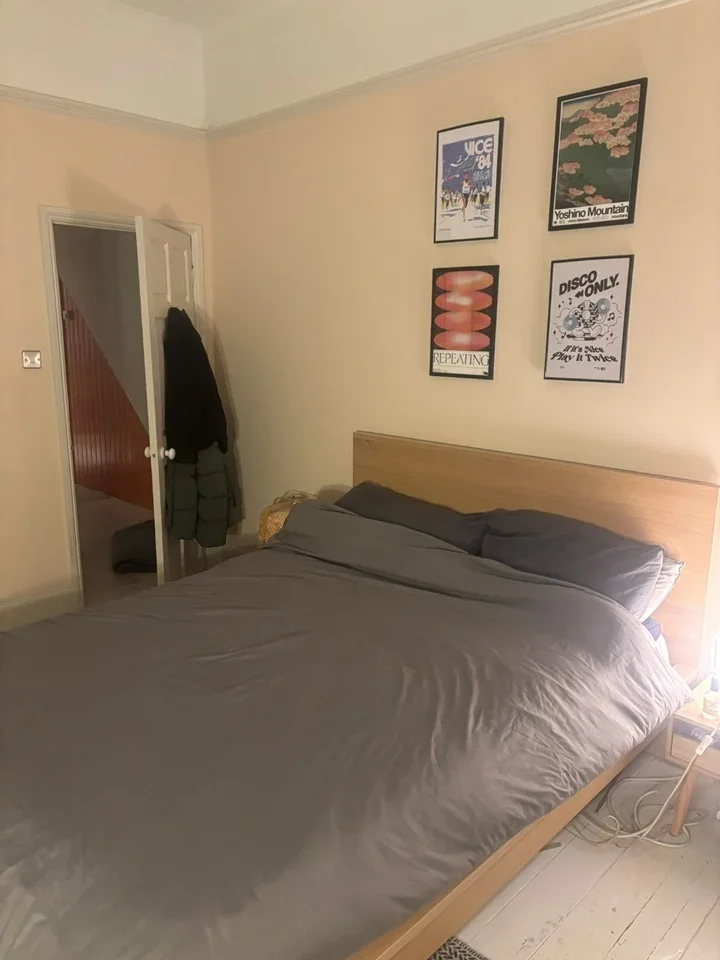 Room Hewitt Road in Greater London
