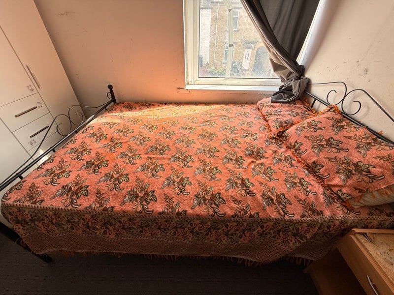Room Kingswood Place in Bradford