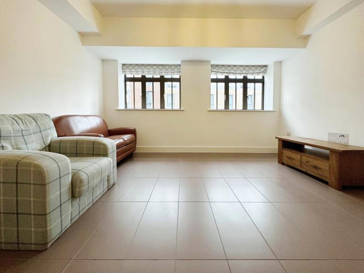 Flat Colston Avenue in Bristol