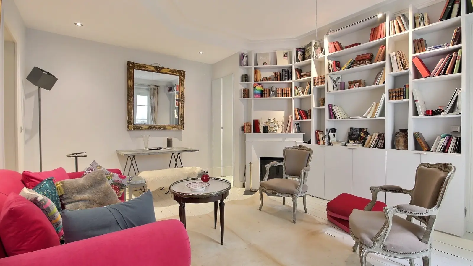 Flat Rue Eugène Sue in Paris