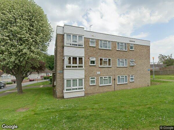 Flat Martens Avenue in Greater London