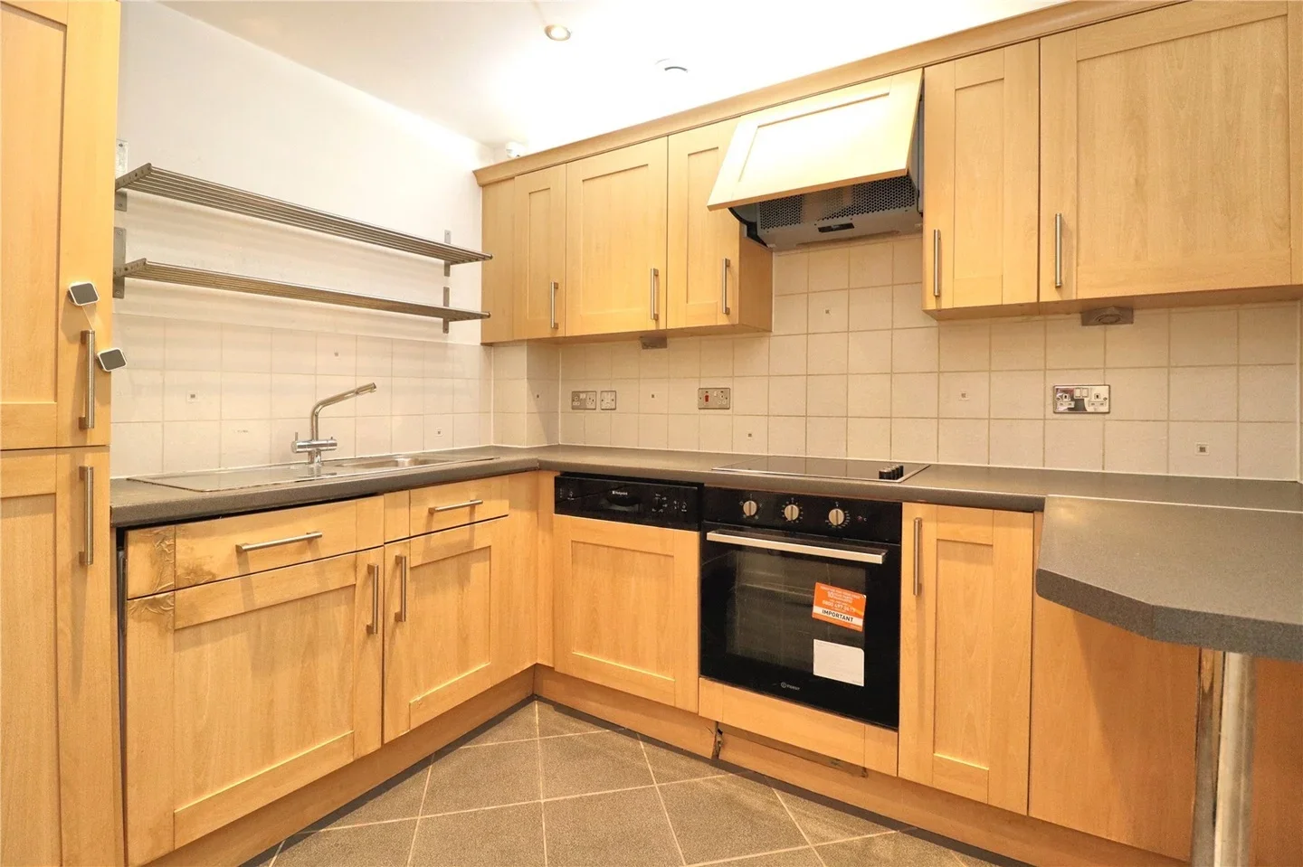 Flat Kings Road in Woking