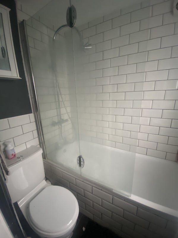Room Victoria Road in Greater London