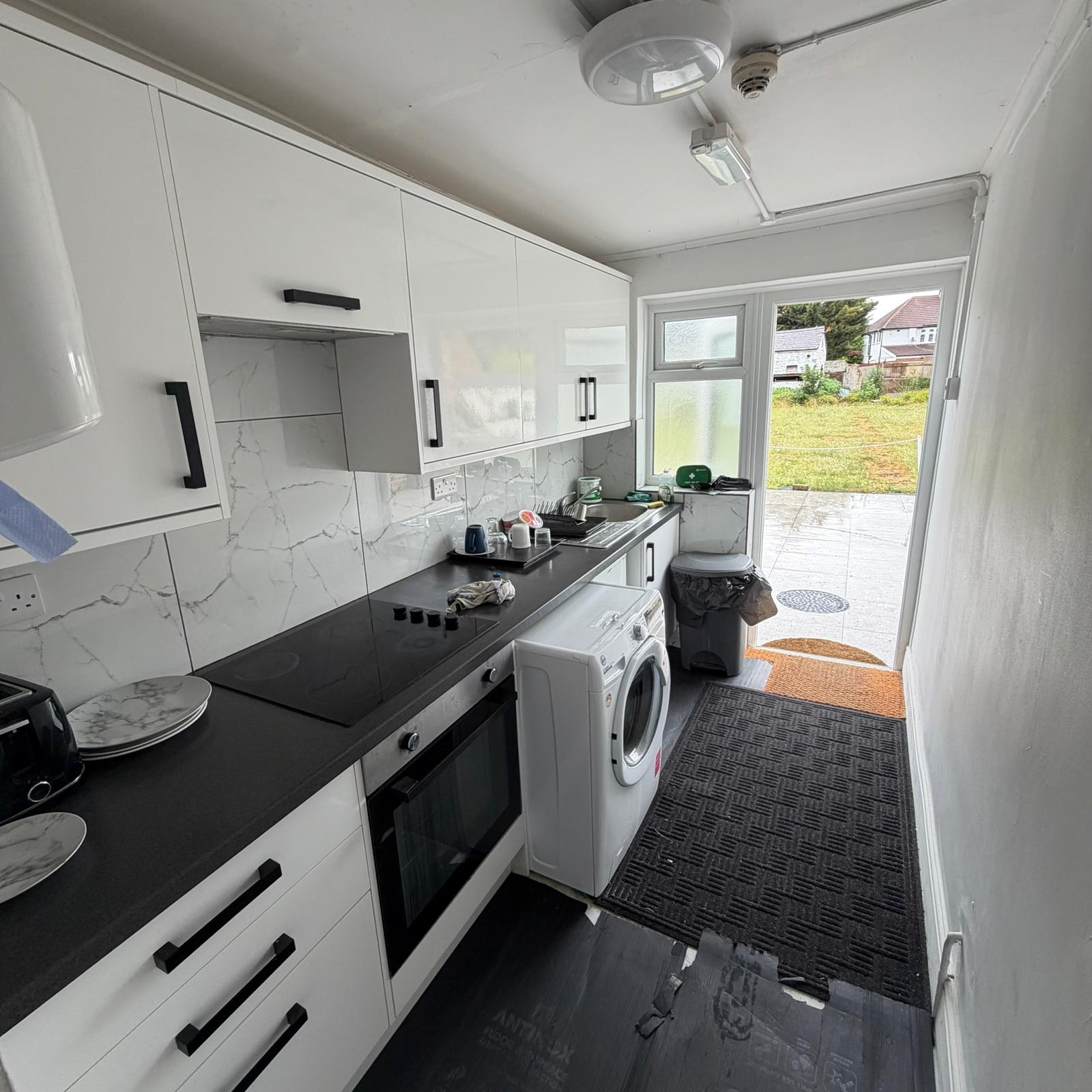 Flat Bath Road in Greater London