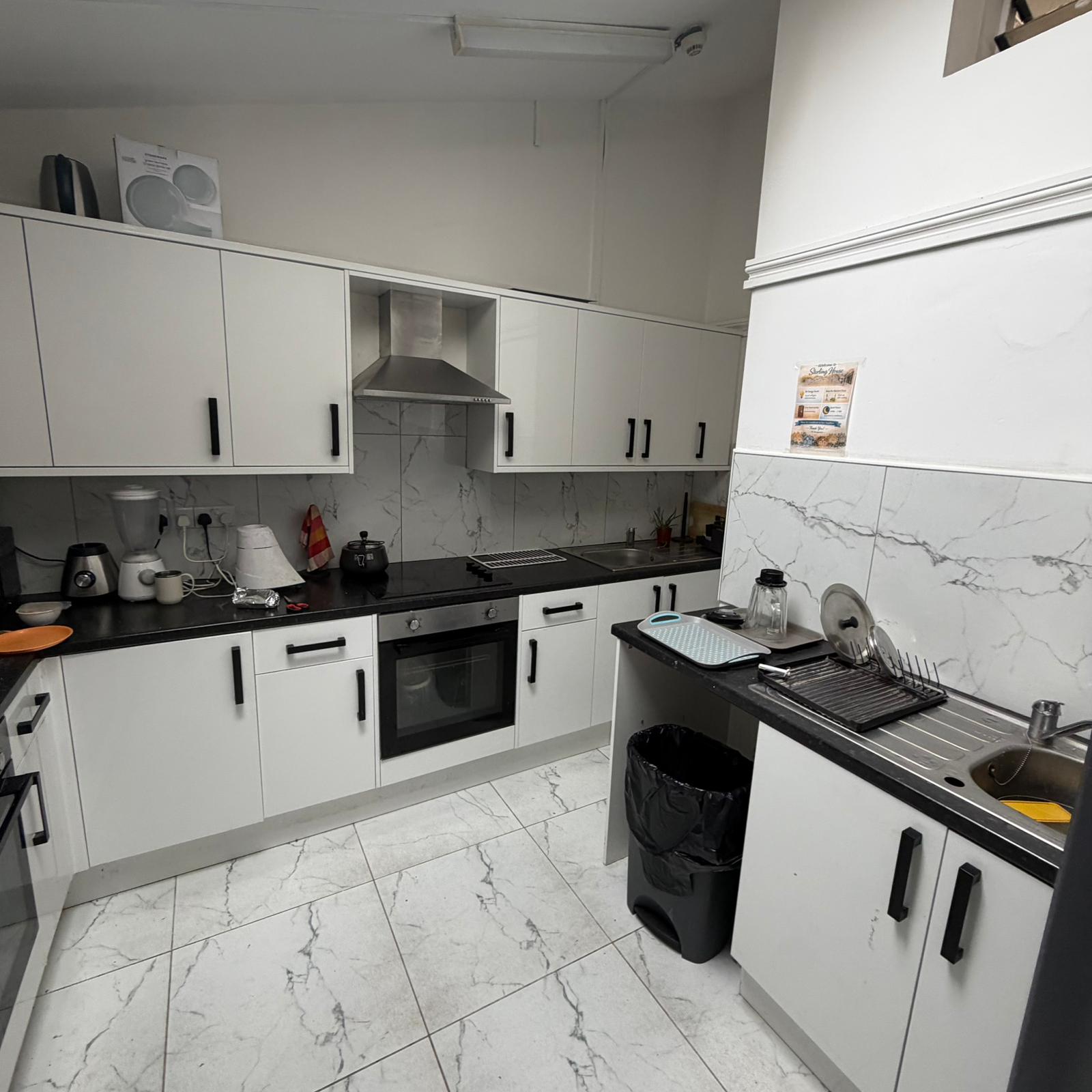 Flat Bath Road in Greater London