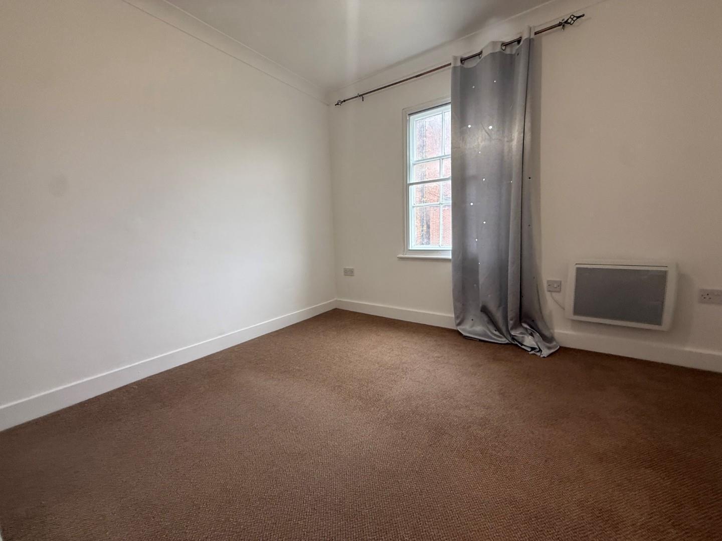 Flat Saint Giles Square in Northampton