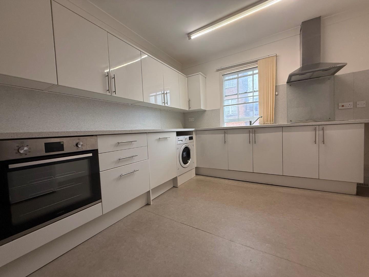 Flat Saint Giles Square in Northampton