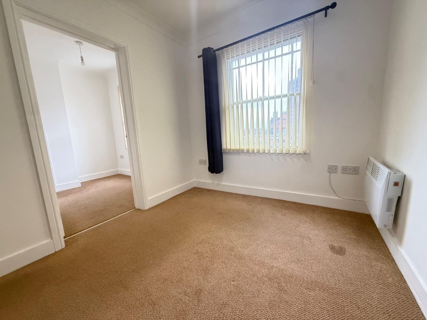 Flat Saint Giles Square in Northampton
