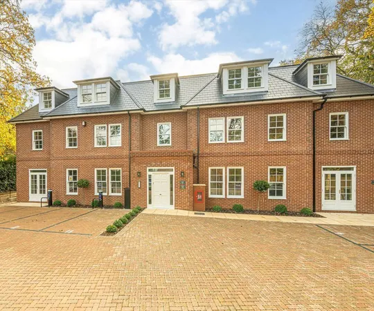 Flat St George’s Avenue in Elmbridge