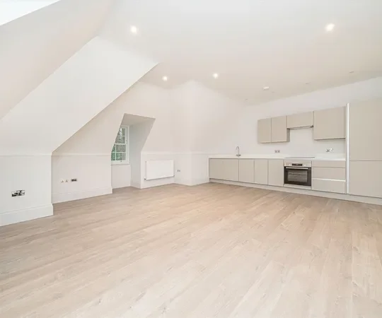 Flat St George’s Avenue in Elmbridge