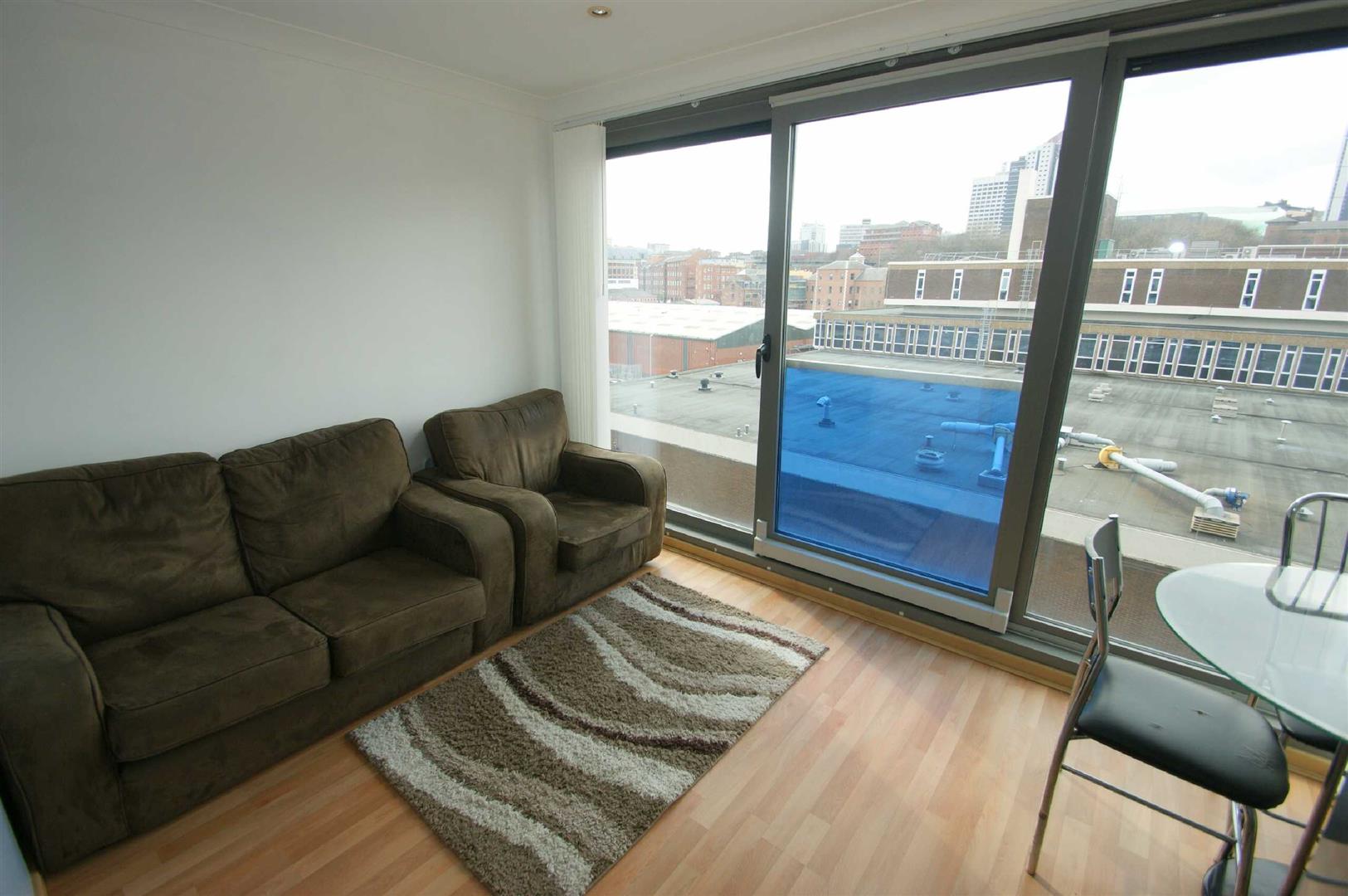 Flat Byron Street in Leeds