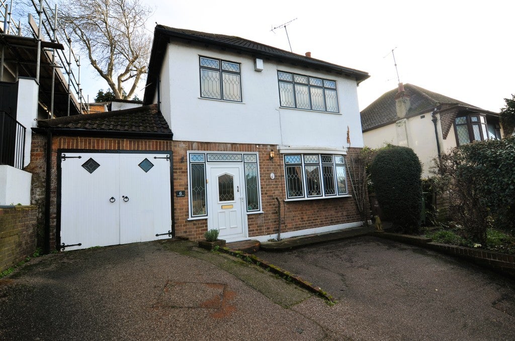 House Arcadian Close in Greater London