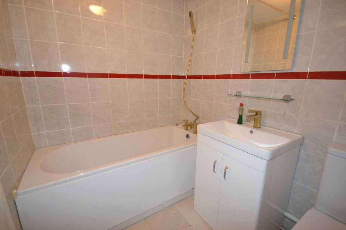 Flat Waldegrave Park in St Albans