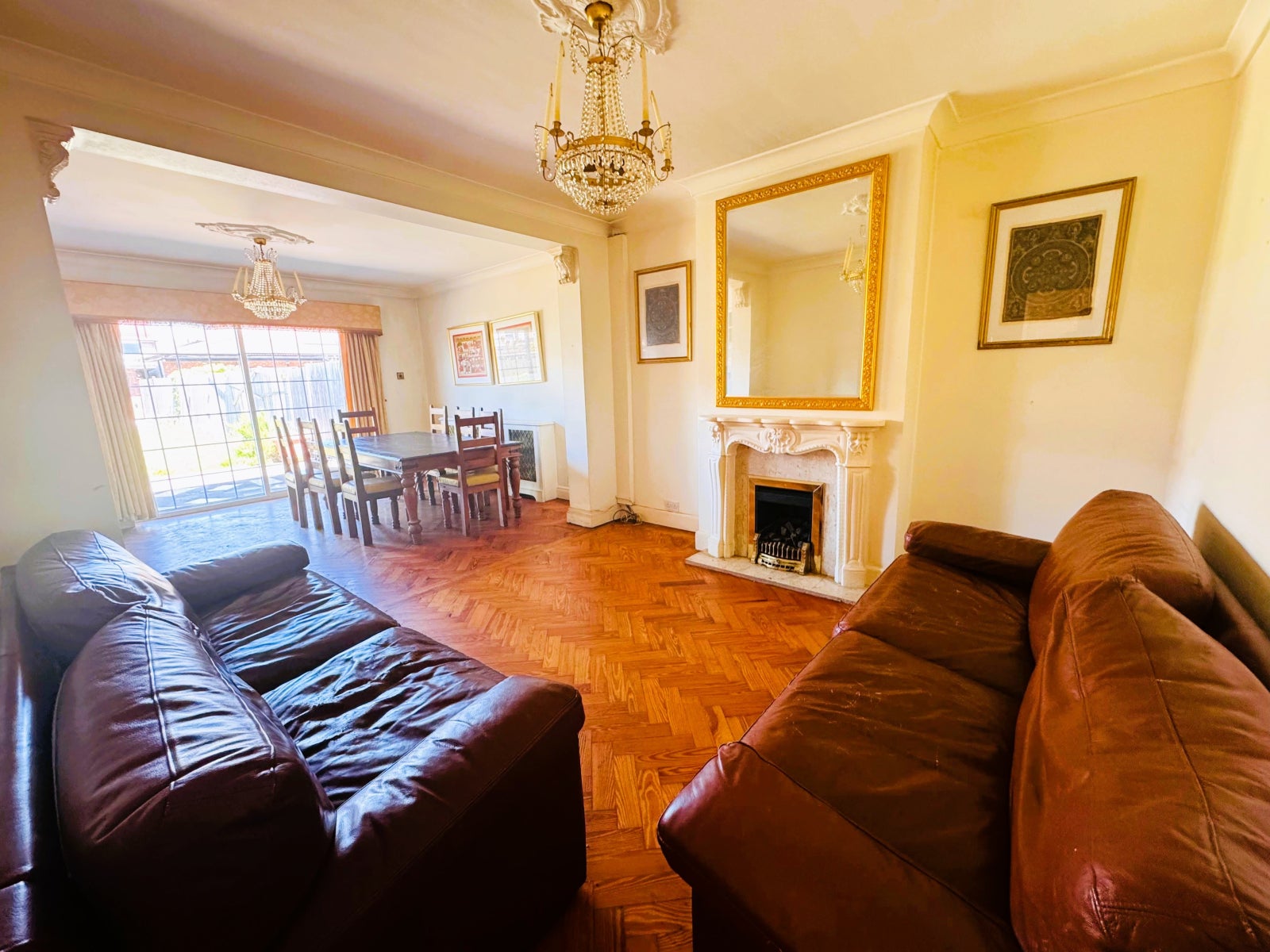 House Shelley Crescent in Greater London