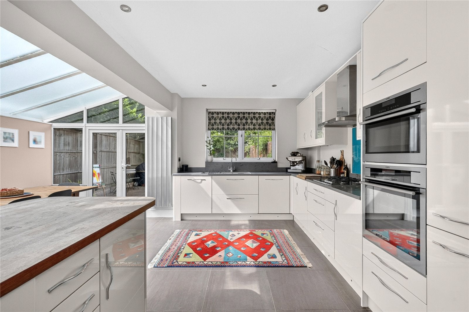 House Kings Road in Sunninghill