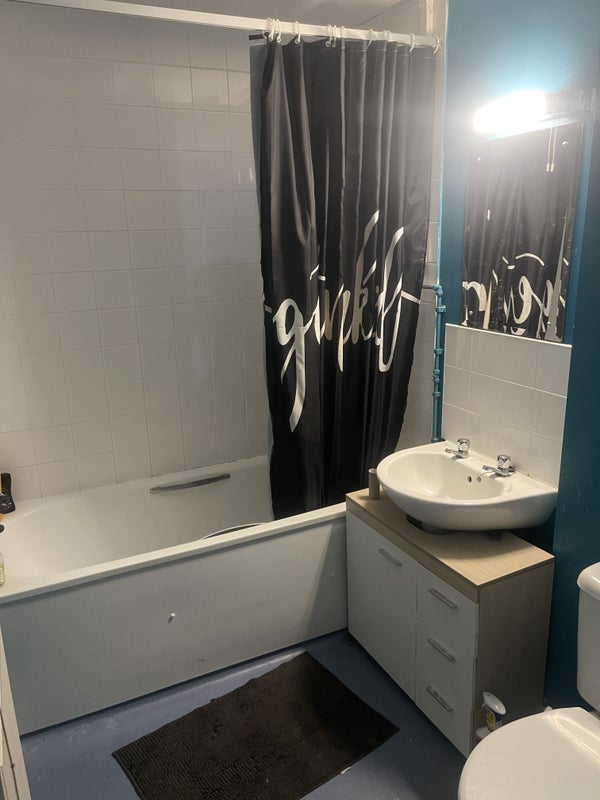 Room Norwood Road in Greater London