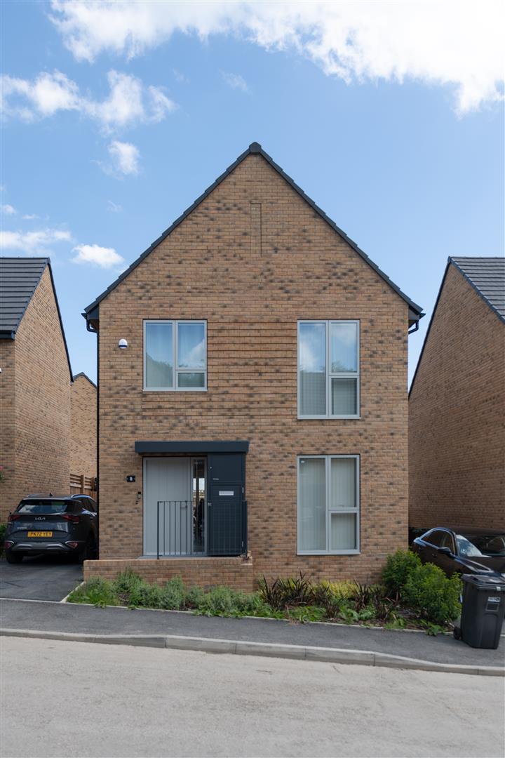 House Bateman Close in Ellesmere Port