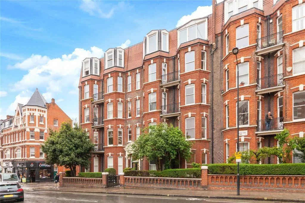 Flat West End Lane in Greater London