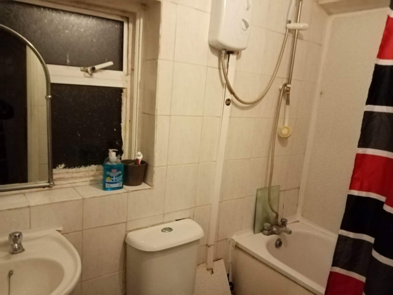 Room Haig Road West in Greater London