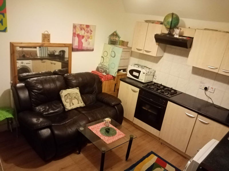 Room Haig Road West in Greater London