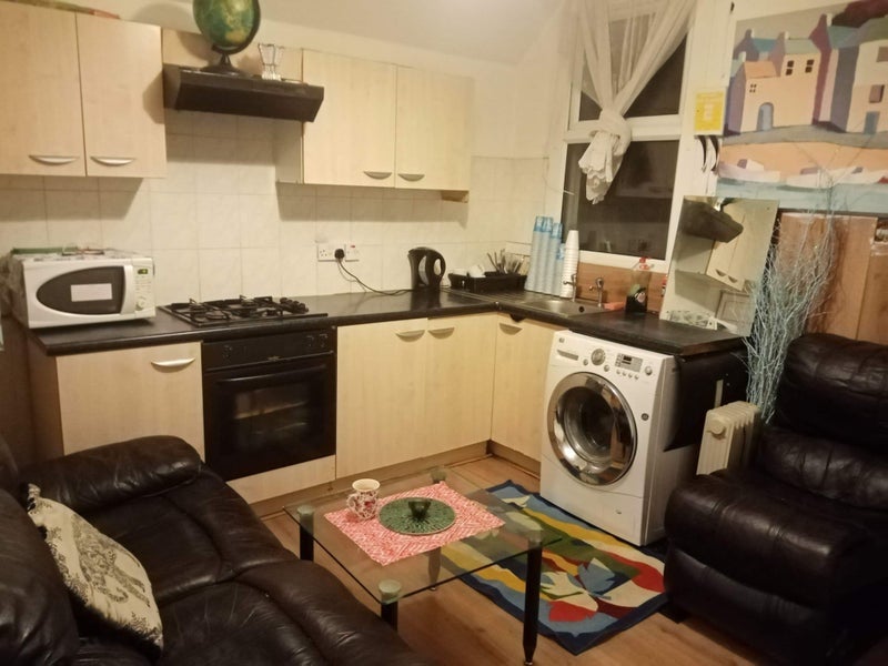 Room Haig Road West in Greater London
