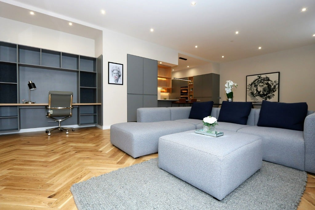 Flat Somerset Place Meuse in Glasgow