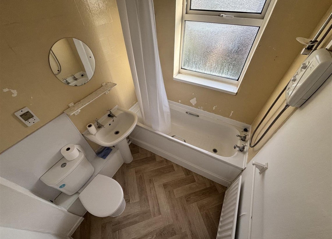 House Bridport Close in Coventry