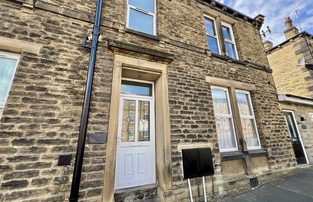 Flat Sir Wilfred Place in Bradford