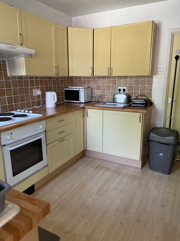Room Harbottle Avenue in Newcastle upon Tyne