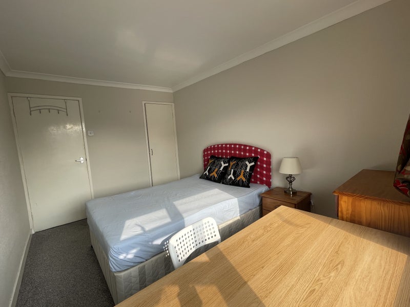 Room Harbottle Avenue in Newcastle upon Tyne
