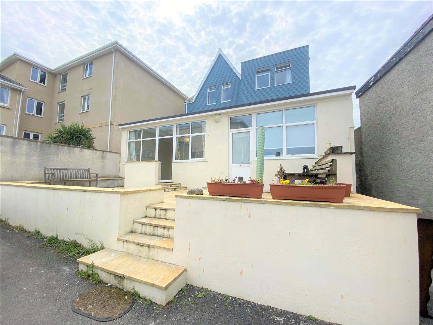 Flat Mount Wise in Newquay