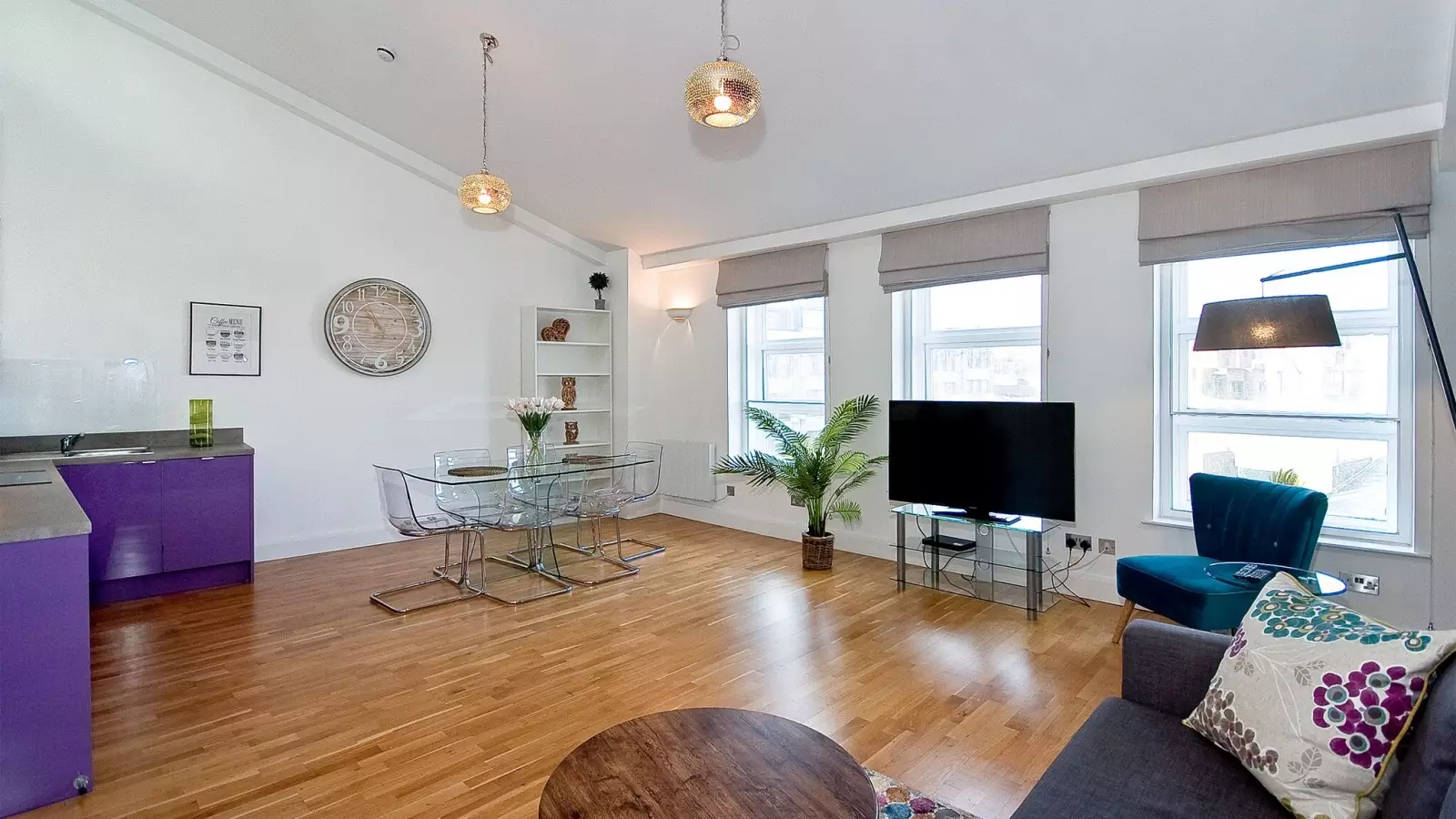 Flat Pear Tree Court in Greater London
