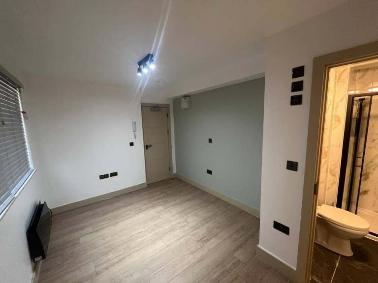 Flat Gaywood Close in Greater London